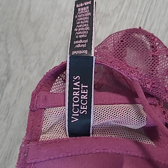 VICTORIA SECRET FRONT CLOSURE BRA - Picture 3 of 4